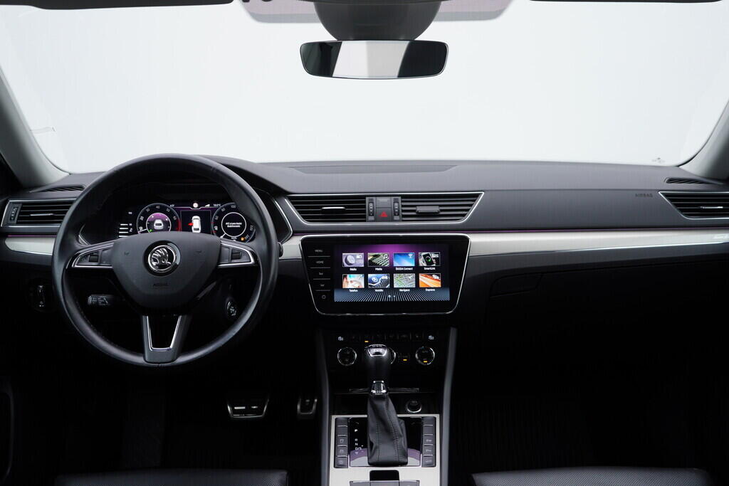 OV190V09946_29.webp_SUPERB L&K 2.0 TSI 200 kW automat, DPH