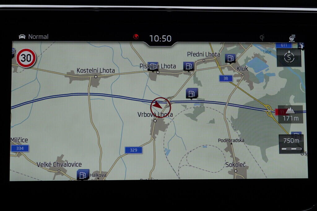 OV190V09946_35.webp_SUPERB L&K 2.0 TSI 200 kW automat, DPH