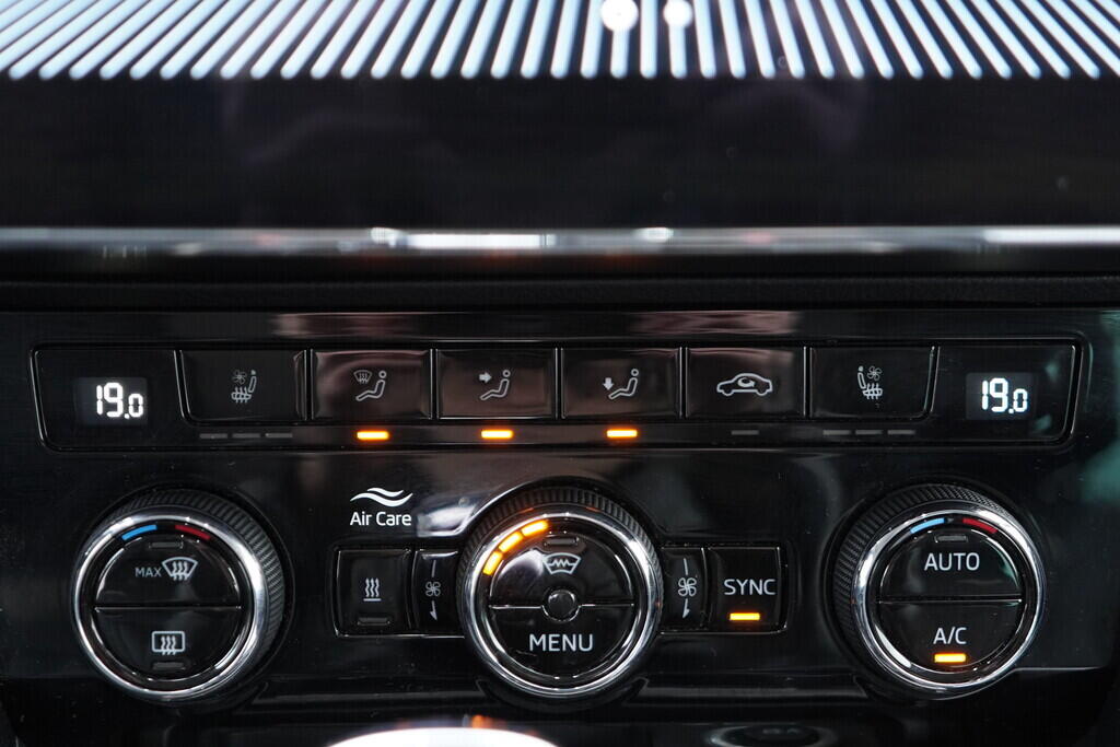 OV190V09946_36.webp_SUPERB L&K 2.0 TSI 200 kW automat, DPH