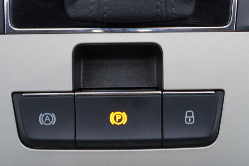 OV190V09946_38.webp_SUPERB L&K 2.0 TSI 200 kW automat, DPH