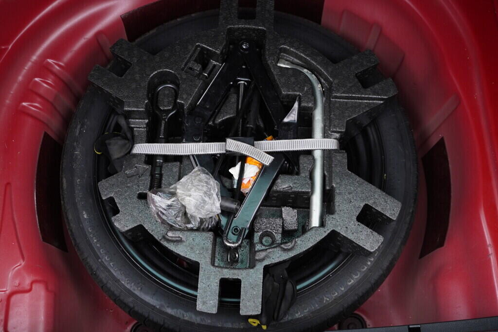 OV190V09946_46.webp_SUPERB L&K 2.0 TSI 200 kW automat, DPH