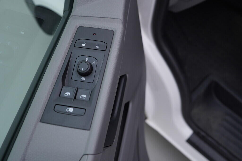 OV190V09947_20.webp_TRANSPORTER - SKŘÍŇOVÝ VŮZ   2.0 TDI 110 kW manuál, DPH