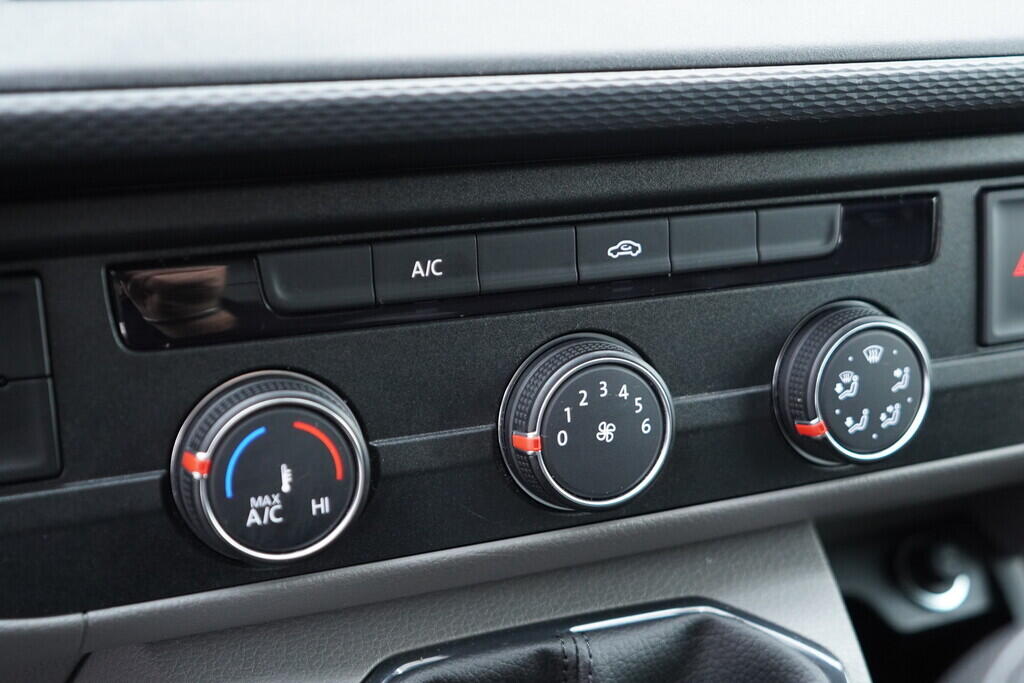 OV190V09947_28.webp_TRANSPORTER - SKŘÍŇOVÝ VŮZ   2.0 TDI 110 kW manuál, DPH