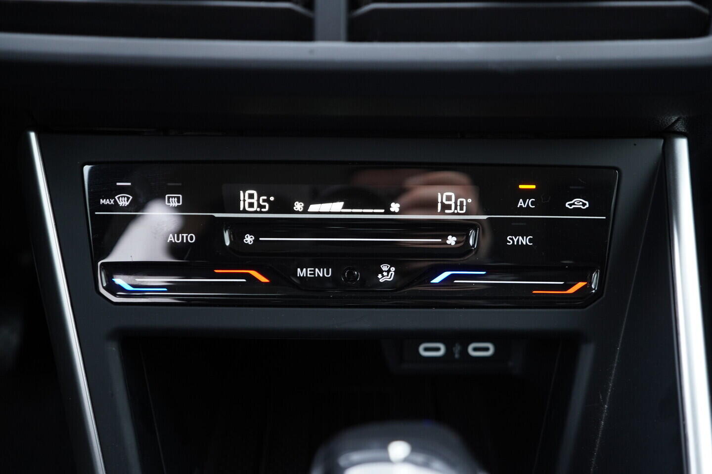 OV190V09959_32.webp_TAIGO Life 1.0 TSI 85 kW automat, DPH