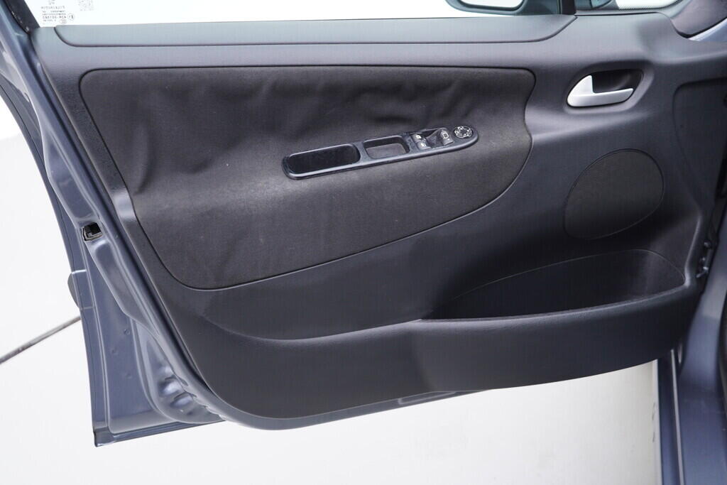 OV190V09965_19.webp_207  1.4 VTi 54 kW manuál