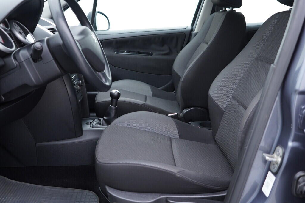 OV190V09965_22.webp_207  1.4 VTi 54 kW manuál