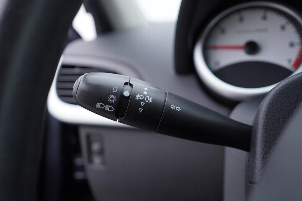 OV190V09965_23.webp_207  1.4 VTi 54 kW manuál