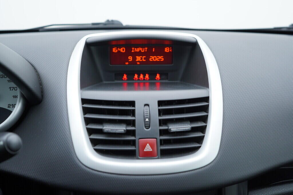 OV190V09965_28.webp_207  1.4 VTi 54 kW manuál