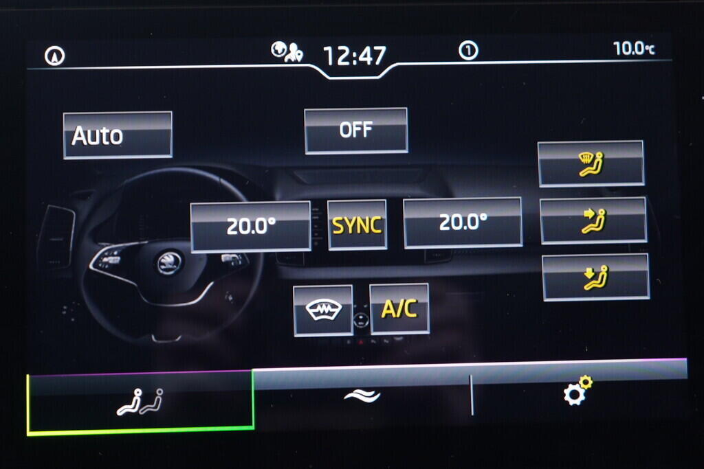 OV190V09974_32.webp_KAROQ Selection 1.5 TSI 110 kW automat, DPH