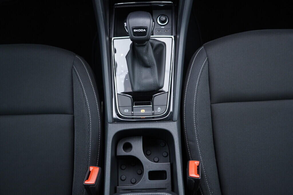 OV190V09974_34.webp_KAROQ Selection 1.5 TSI 110 kW automat, DPH