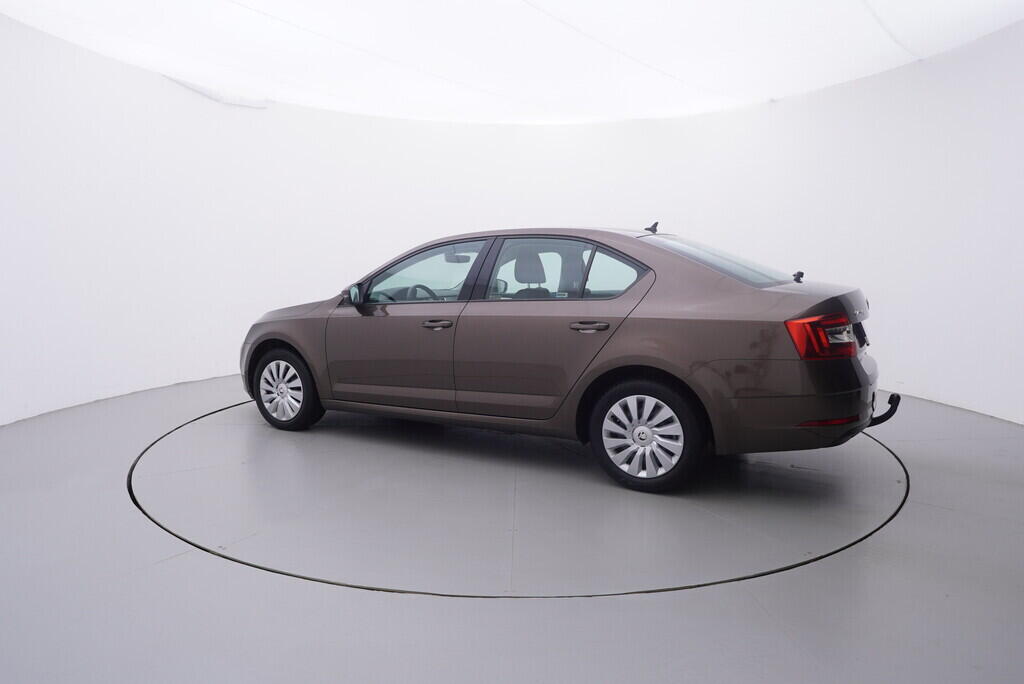 OV190V09975_12.webp_OCTAVIA Ambiente 1.6 TDI 85 kW automat