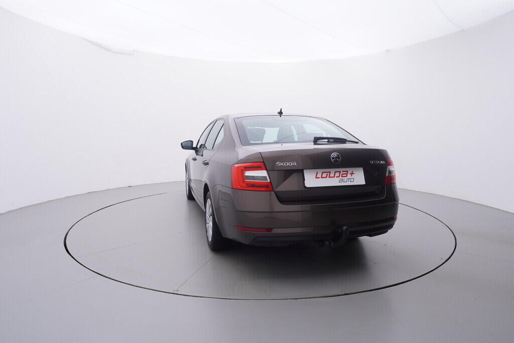 OV190V09975_13.webp_OCTAVIA Ambiente 1.6 TDI 85 kW automat