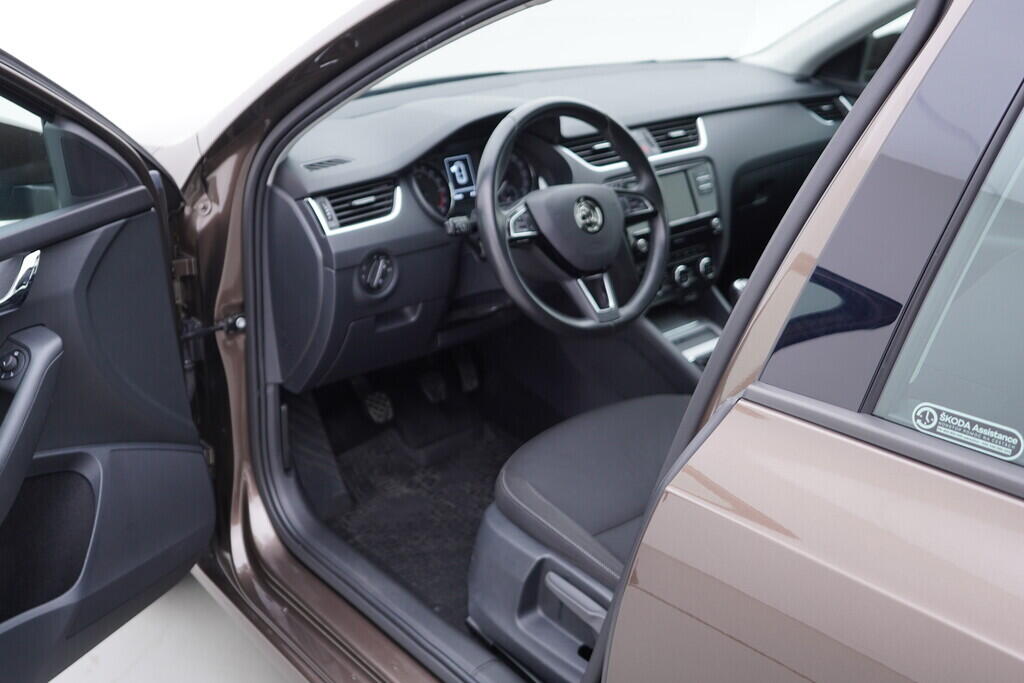 OV190V09975_18.webp_OCTAVIA Ambiente 1.6 TDI 85 kW automat