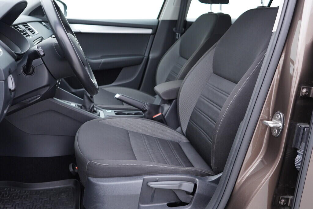 OV190V09975_22.webp_OCTAVIA Ambiente 1.6 TDI 85 kW automat