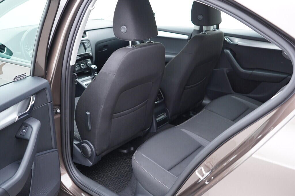 OV190V09975_31.webp_OCTAVIA Ambiente 1.6 TDI 85 kW automat