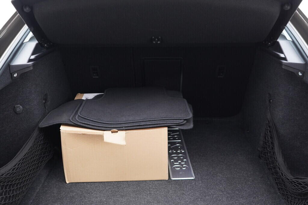 OV190V09975_34.webp_OCTAVIA Ambiente 1.6 TDI 85 kW automat