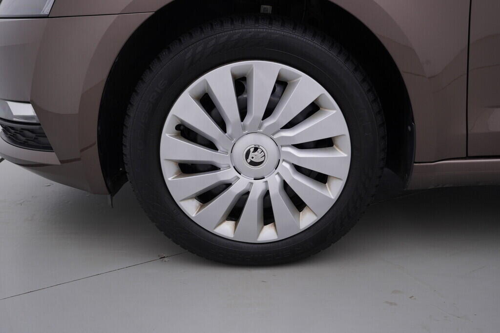 OV190V09975_38.webp_OCTAVIA Ambiente 1.6 TDI 85 kW automat