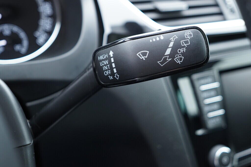 OV190V09976_24.webp_RAPID SPACEBACK 219 1.0 TSI 81 kW manuál