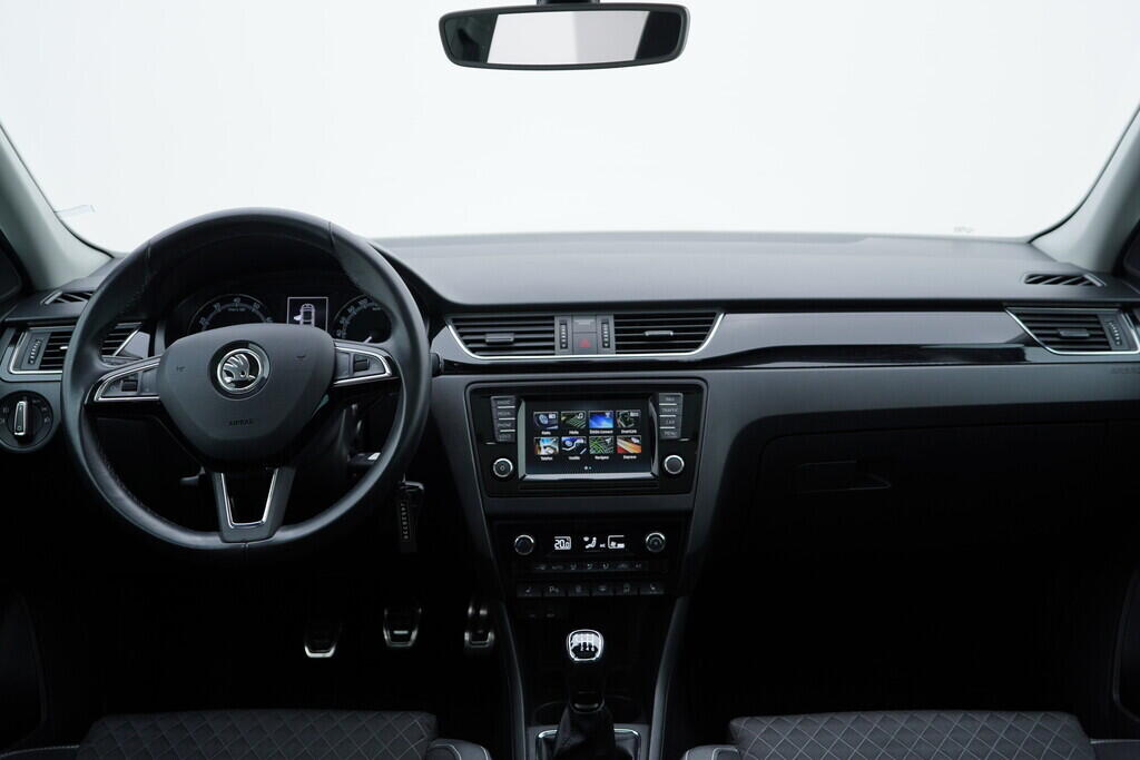 OV190V09976_25.webp_RAPID SPACEBACK 219 1.0 TSI 81 kW manuál