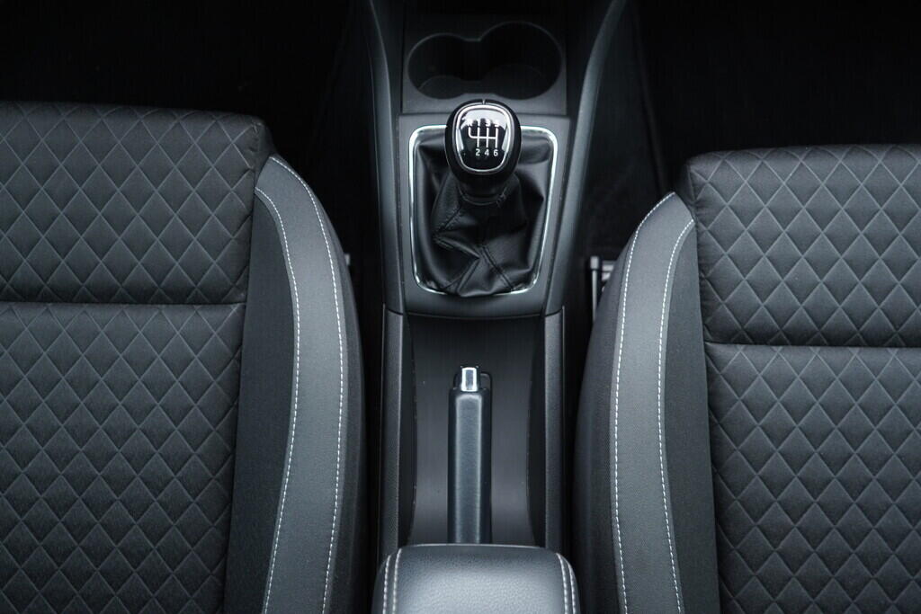 OV190V09976_31.webp_RAPID SPACEBACK 219 1.0 TSI 81 kW manuál