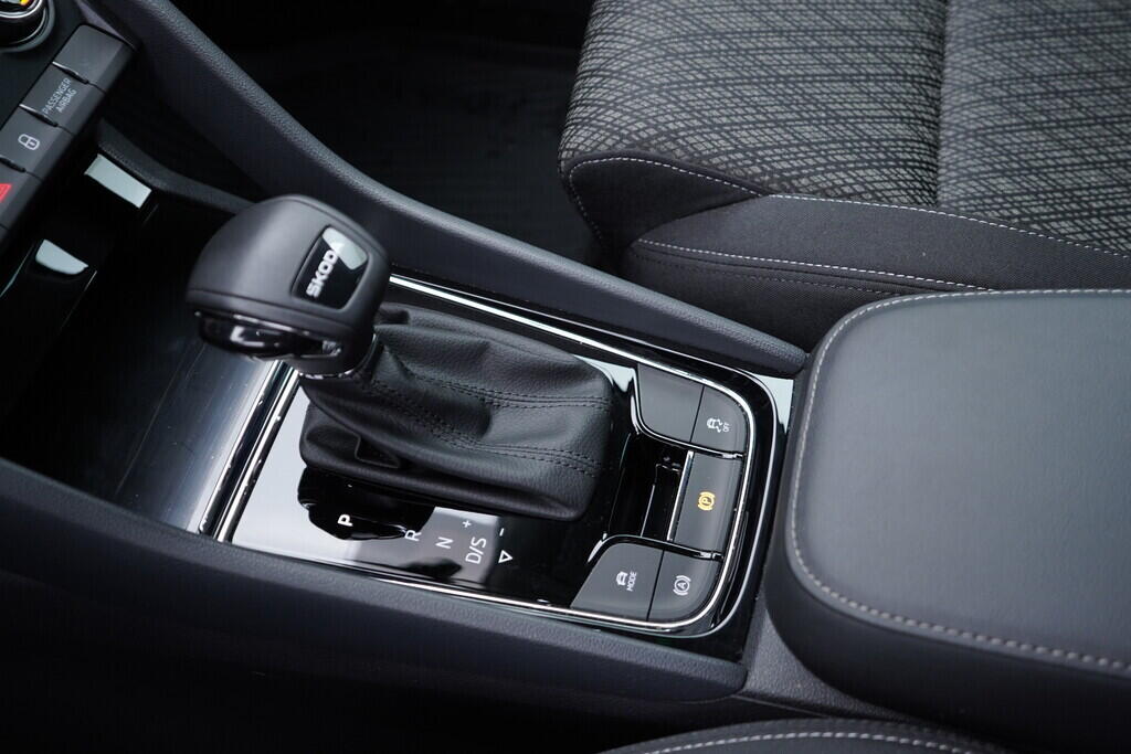 OV190V09978_34.webp_KAROQ Selection 1.5 TSI 110 kW automat, DPH