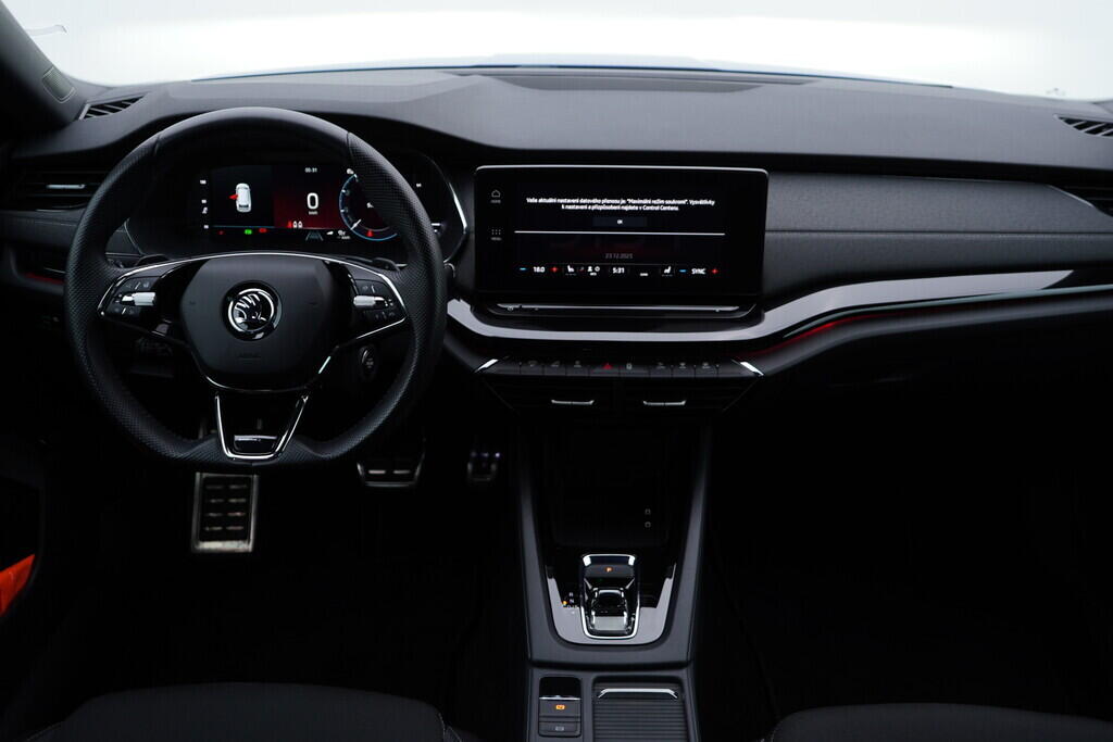 OV190V09979_26.webp_OCTAVIA SportLine 2.0 TDI 110 kW automat, DPH