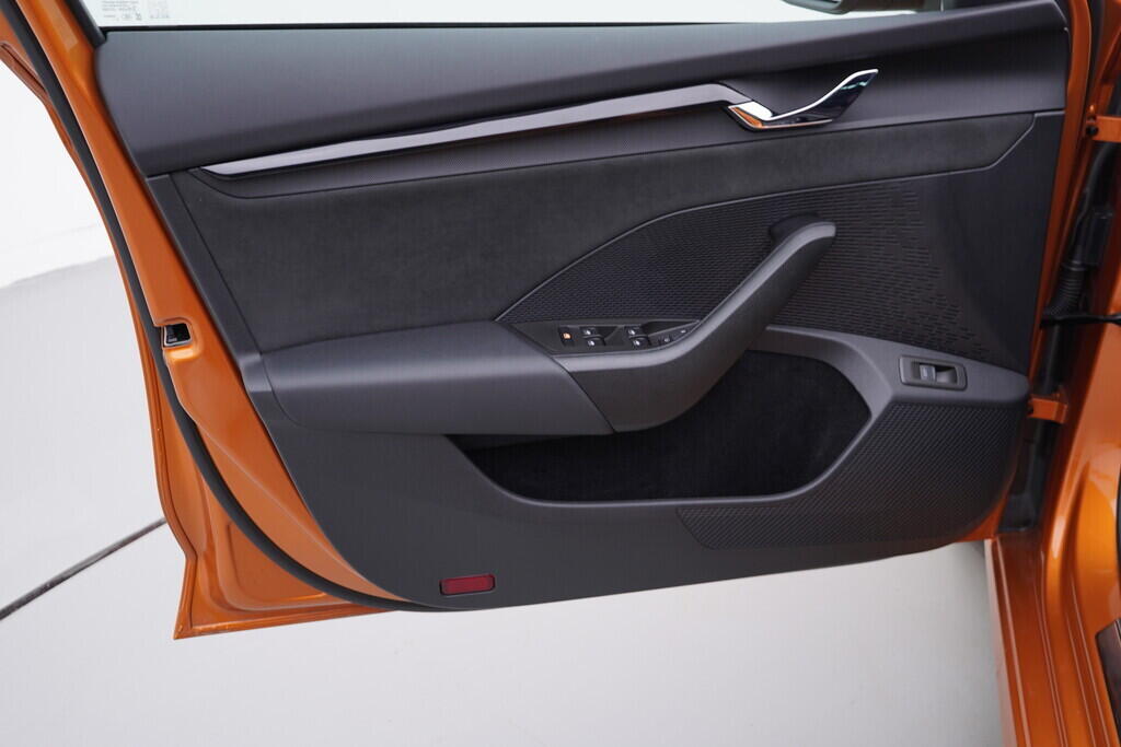 OV190V09980_19.webp_OCTAVIA RS 2.0 TSI 180 kW automat, DPH