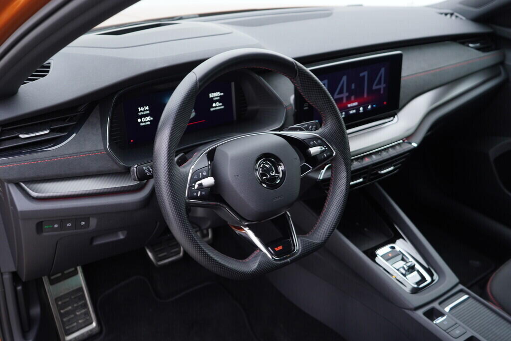 OV190V09980_21.webp_OCTAVIA RS 2.0 TSI 180 kW automat, DPH