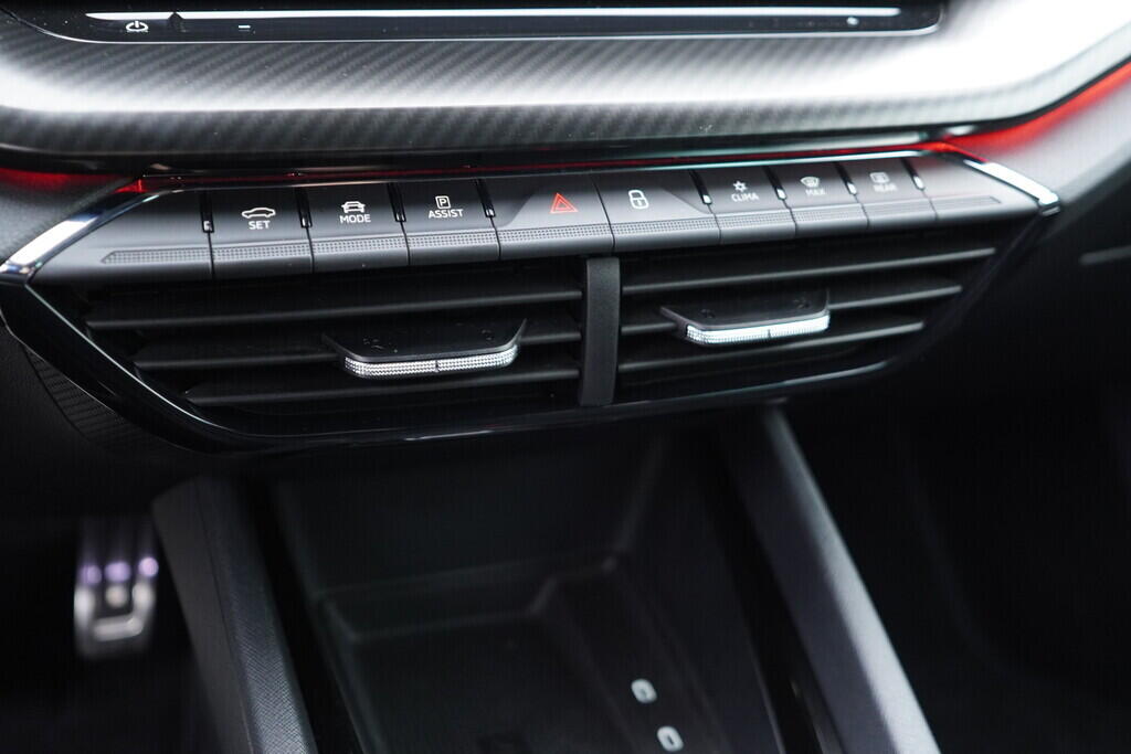 OV190V09980_34.webp_OCTAVIA RS 2.0 TSI 180 kW automat, DPH