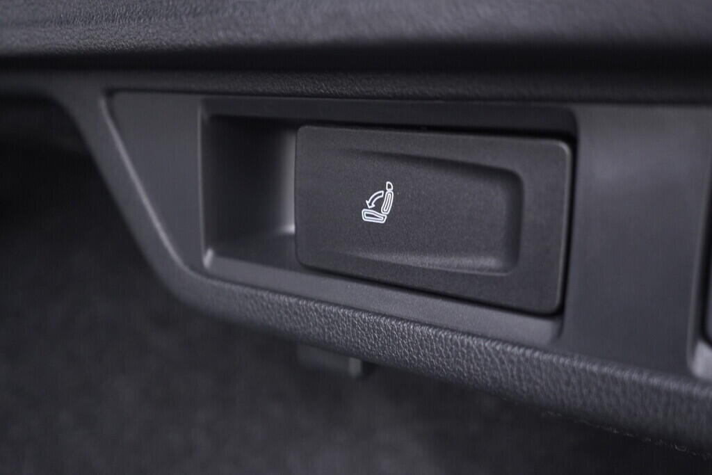 OV190V09980_42.webp_OCTAVIA RS 2.0 TSI 180 kW automat, DPH