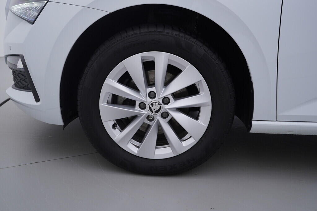 OV190V09981_40.webp_SCALA Ambition 1.5 TSI 110 kW automat, DPH