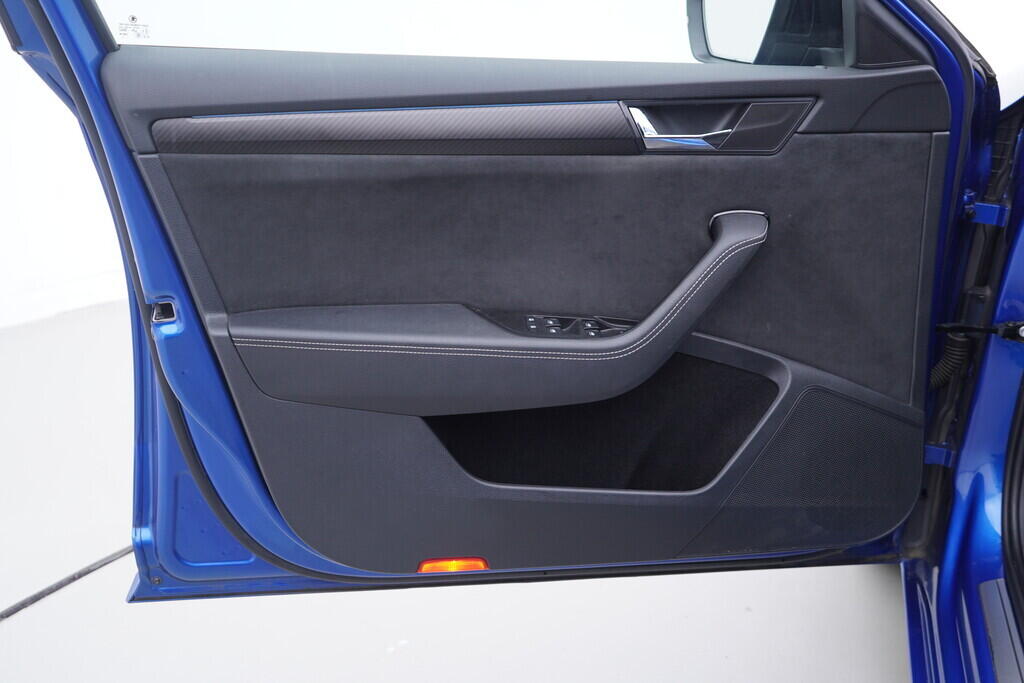 OV190V09984_19.webp_SUPERB SportLine 2.0 TDI 147 kW automat, DPH