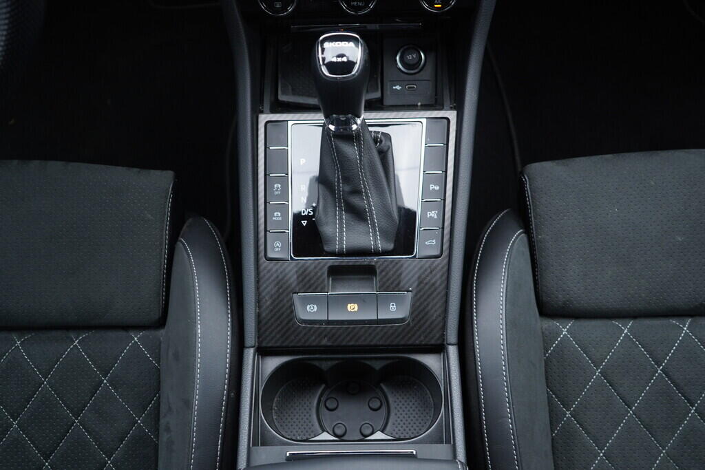 OV190V09984_35.webp_SUPERB SportLine 2.0 TDI 147 kW automat, DPH