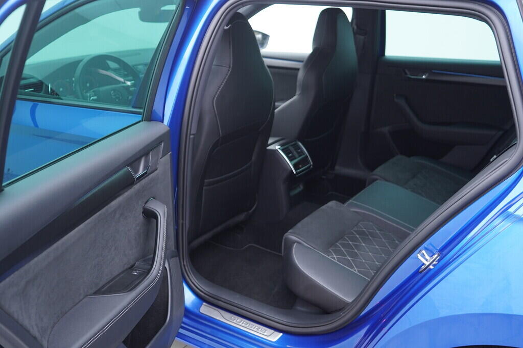 OV190V09984_37.webp_SUPERB SportLine 2.0 TDI 147 kW automat, DPH