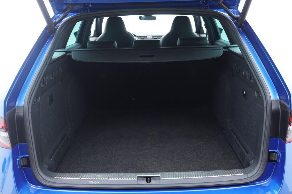 OV190V09984_41.webp_SUPERB SportLine 2.0 TDI 147 kW automat, DPH