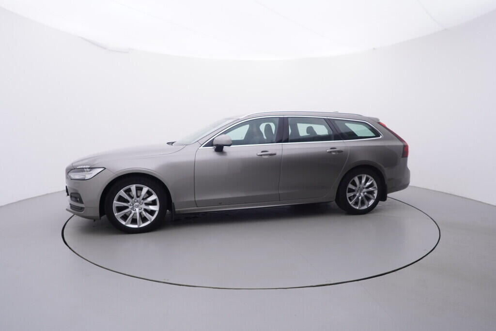 OV190V09985_11.webp_V90 Momentum 2.0 D4 145 kW automat, DPH