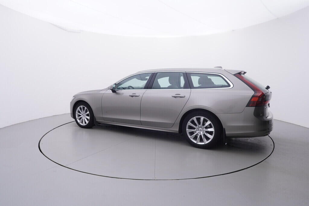 OV190V09985_12.webp_V90 Momentum 2.0 D4 145 kW automat, DPH