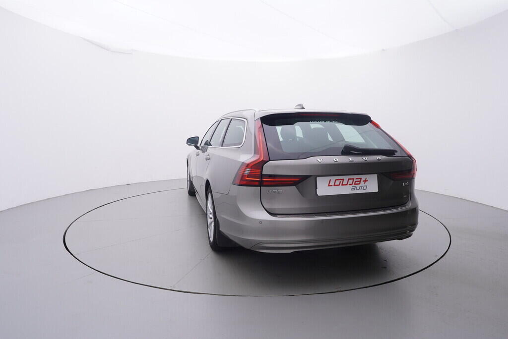 OV190V09985_13.webp_V90 Momentum 2.0 D4 145 kW automat, DPH