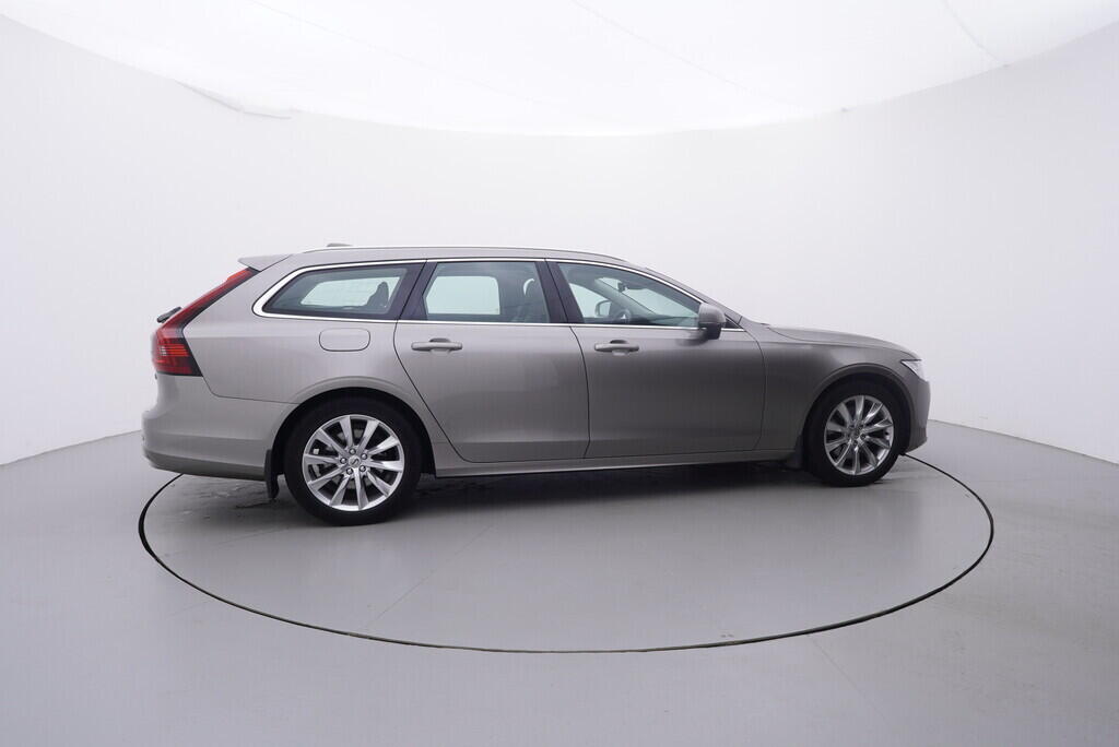 OV190V09985_15.webp_V90 Momentum 2.0 D4 145 kW automat, DPH