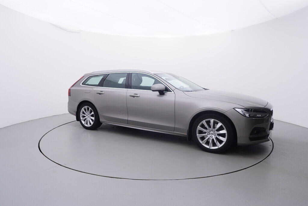 OV190V09985_16.webp_V90 Momentum 2.0 D4 145 kW automat, DPH