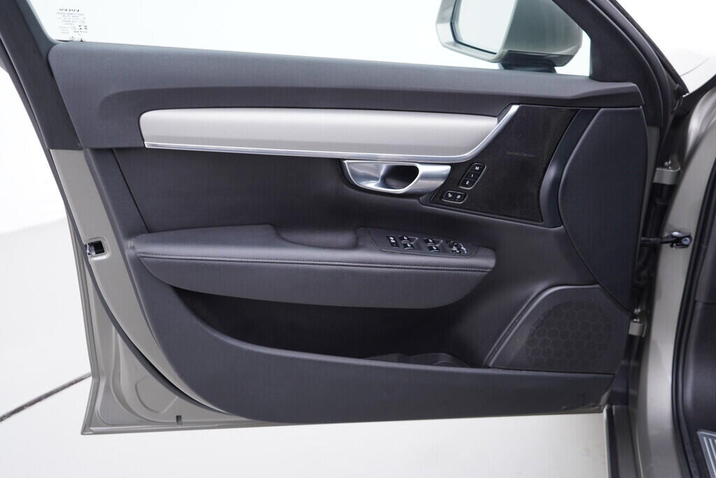 OV190V09985_19.webp_V90 Momentum 2.0 D4 145 kW automat, DPH