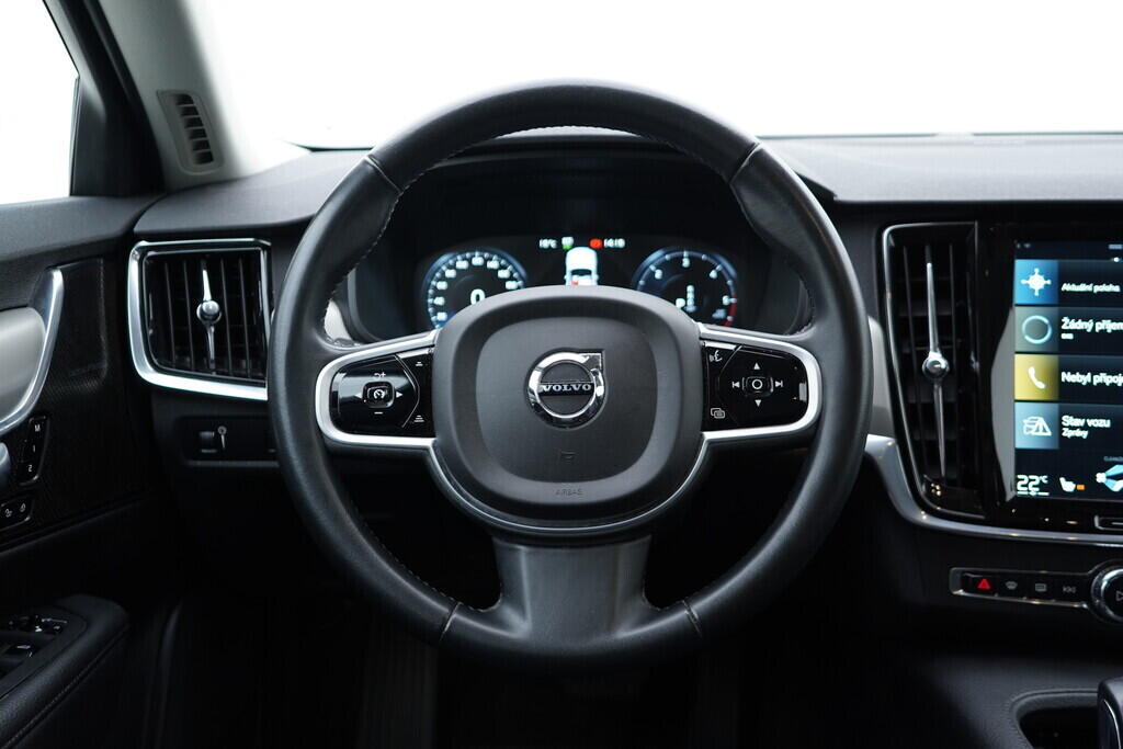 OV190V09985_29.webp_V90 Momentum 2.0 D4 145 kW automat, DPH