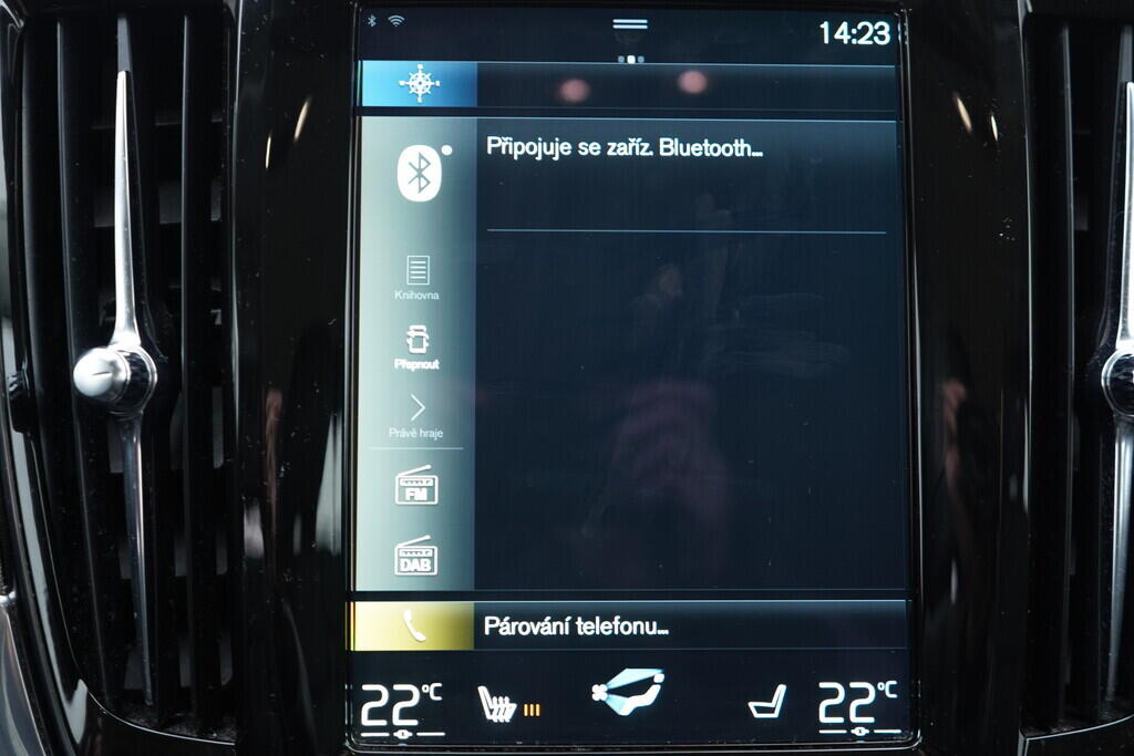 OV190V09985_32.webp_V90 Momentum 2.0 D4 145 kW automat, DPH