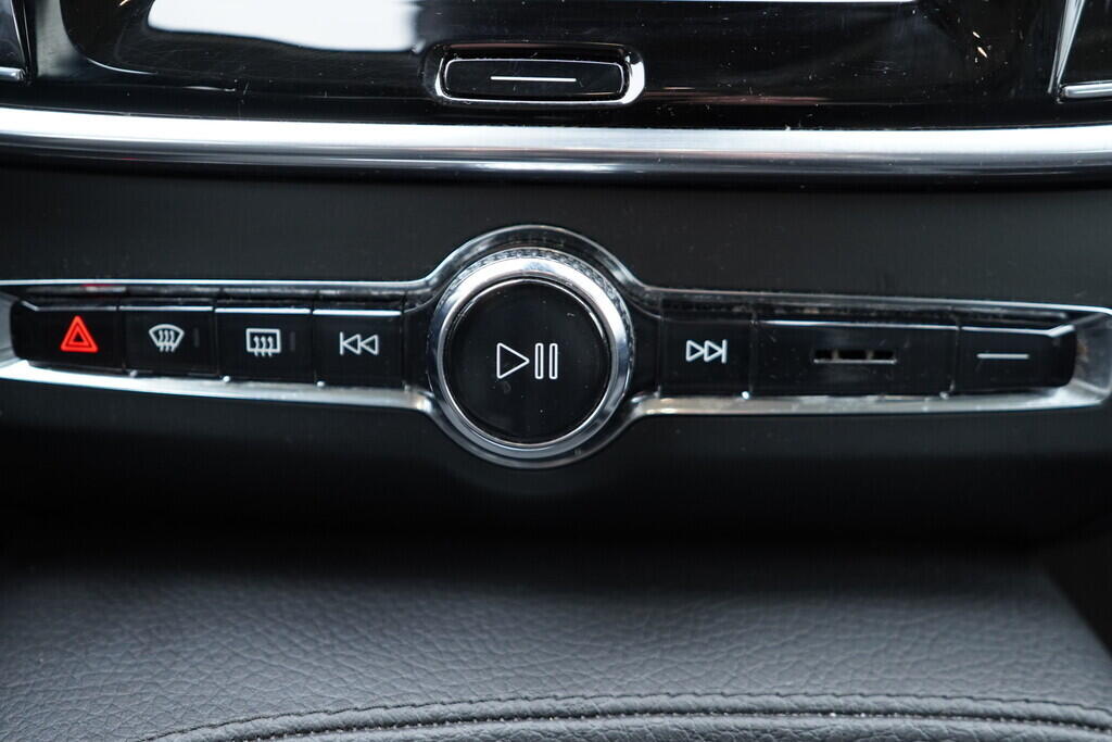 OV190V09985_35.webp_V90 Momentum 2.0 D4 145 kW automat, DPH