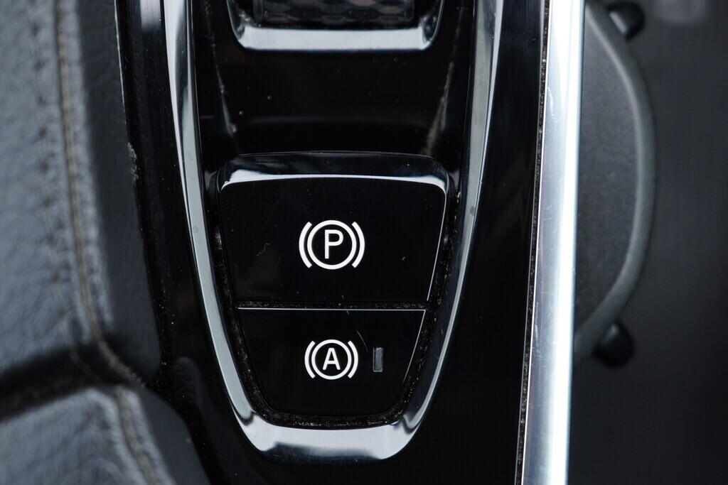 OV190V09985_37.webp_V90 Momentum 2.0 D4 145 kW automat, DPH