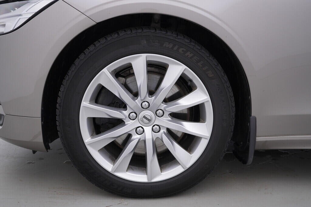 OV190V09985_43.webp_V90 Momentum 2.0 D4 145 kW automat, DPH