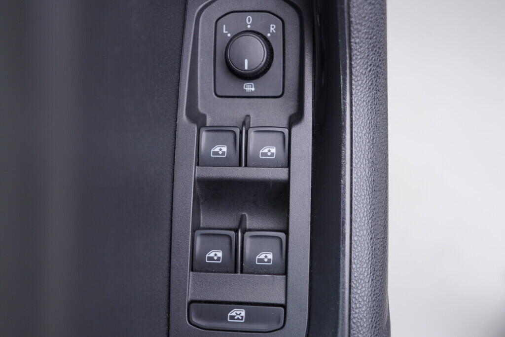 OV190V09986_20.webp_KAROQ Ambition 1.6 TDI 85 kW automat, DPH