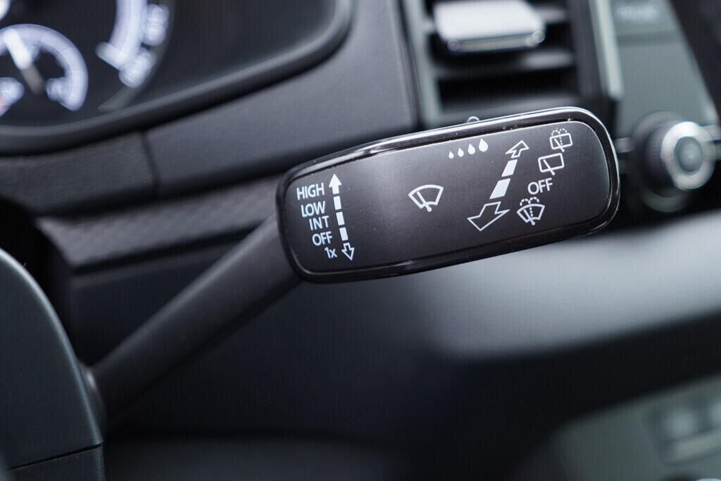 OV190V09986_24.webp_KAROQ Ambition 1.6 TDI 85 kW automat, DPH