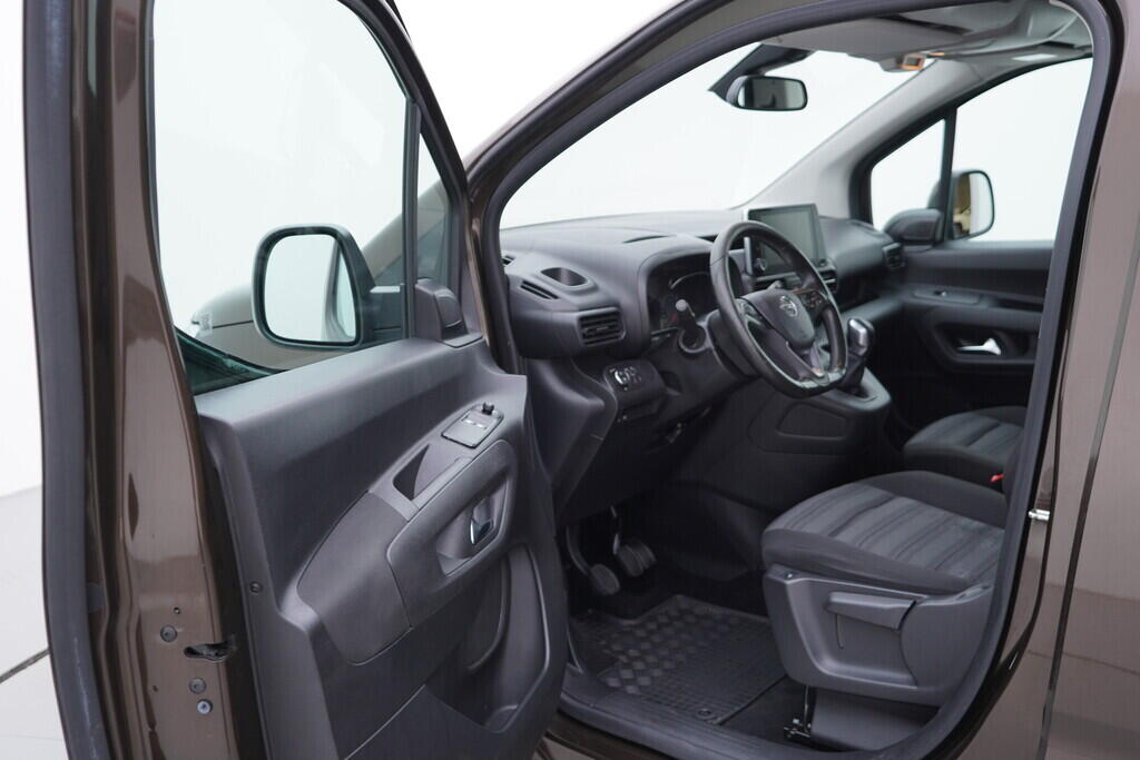 OV190V09994_18.webp_COMBO  1.5 CDTi 75 kW manuál