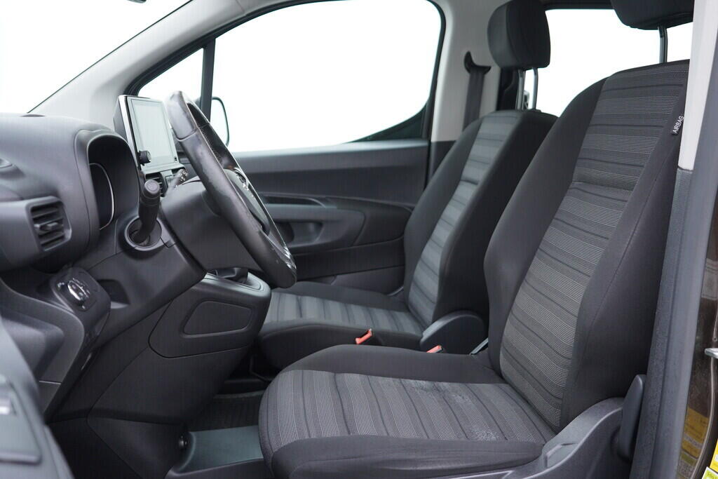 OV190V09994_22.webp_COMBO  1.5 CDTi 75 kW manuál